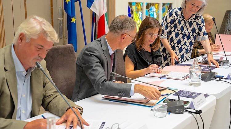 CHUT ! – Biarritz signe la Charte de tranquillité nocturne